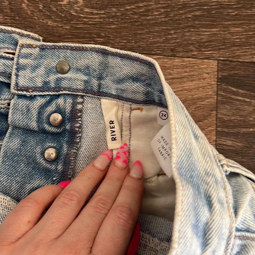 GRLFRIEND RIVER SHORT - Picture 3 of 3